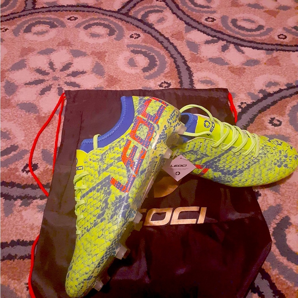 Soccer cleats